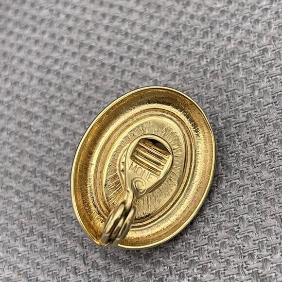 Monet Vintage Dome Gold Tone Red Gemstone Cabochon Earrings Clip on - Picture 4 of 4